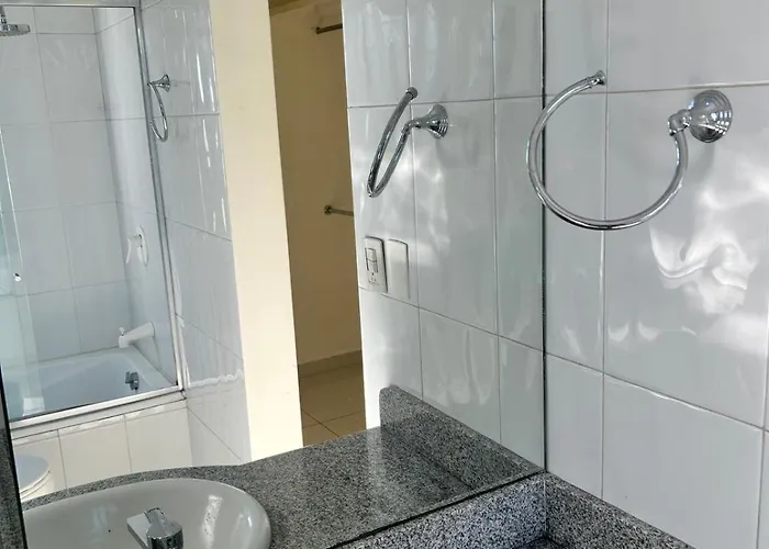 Pensión Modern With Balcony 4*